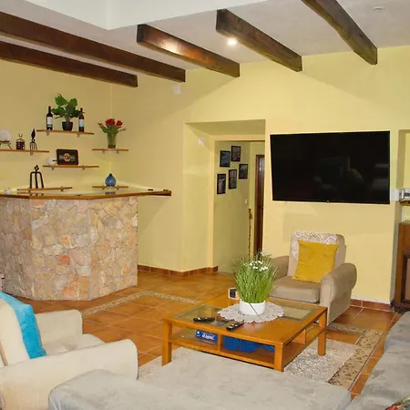 Rural Retreat - Quinta Sol 3 Bedroom House - Nazare, Portugal 펜션